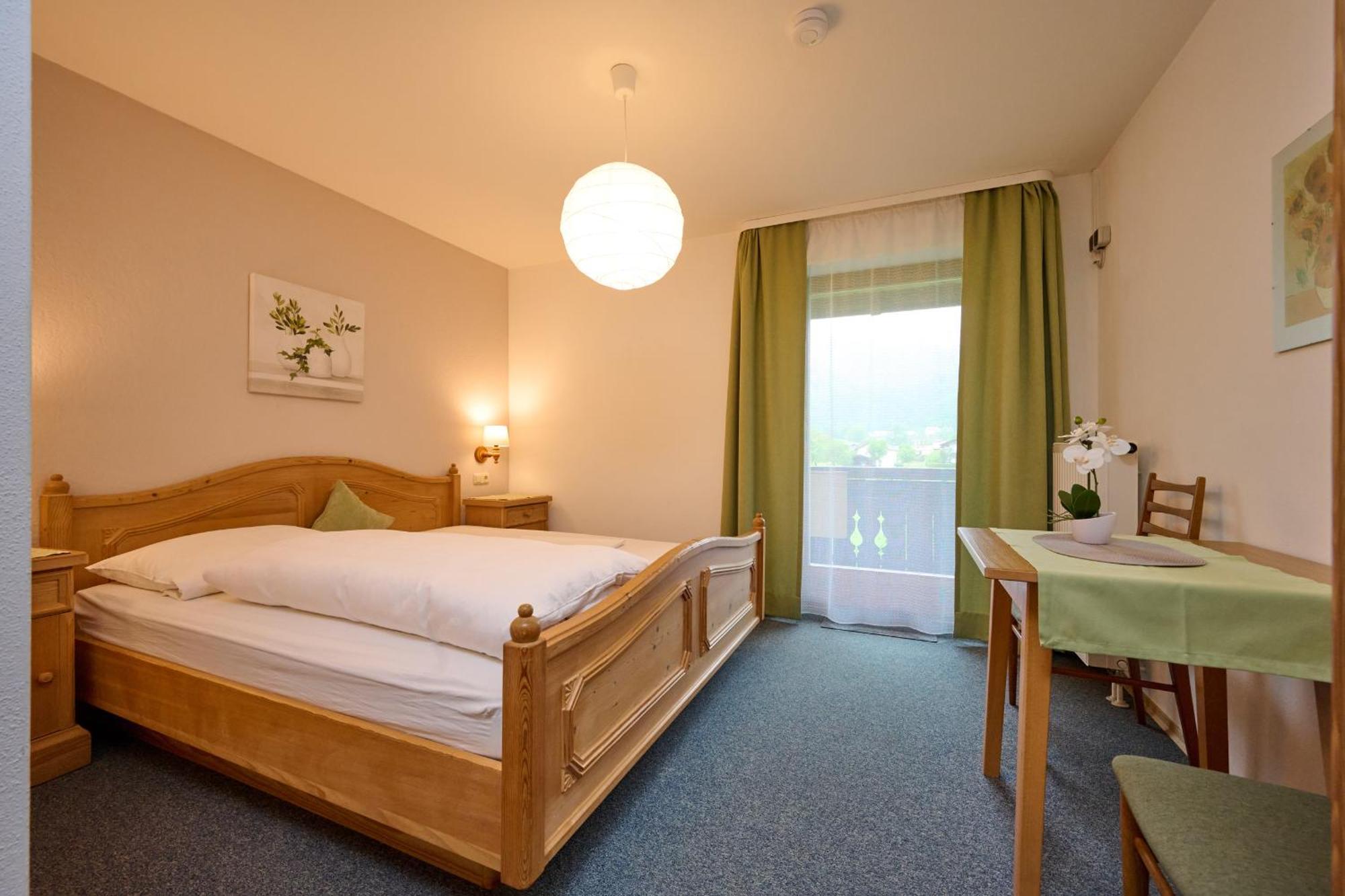 Apartment Gaestehaus Weissenbacher-ferienwohnungen *